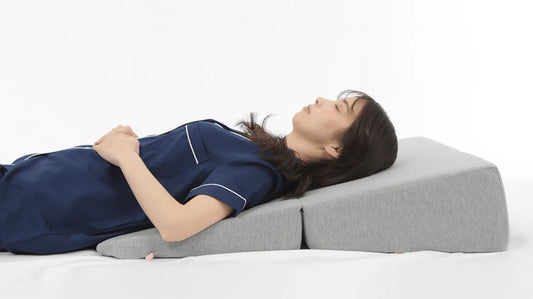 Dr. Shinウェッジピローは単体で使う？枕を併用する？